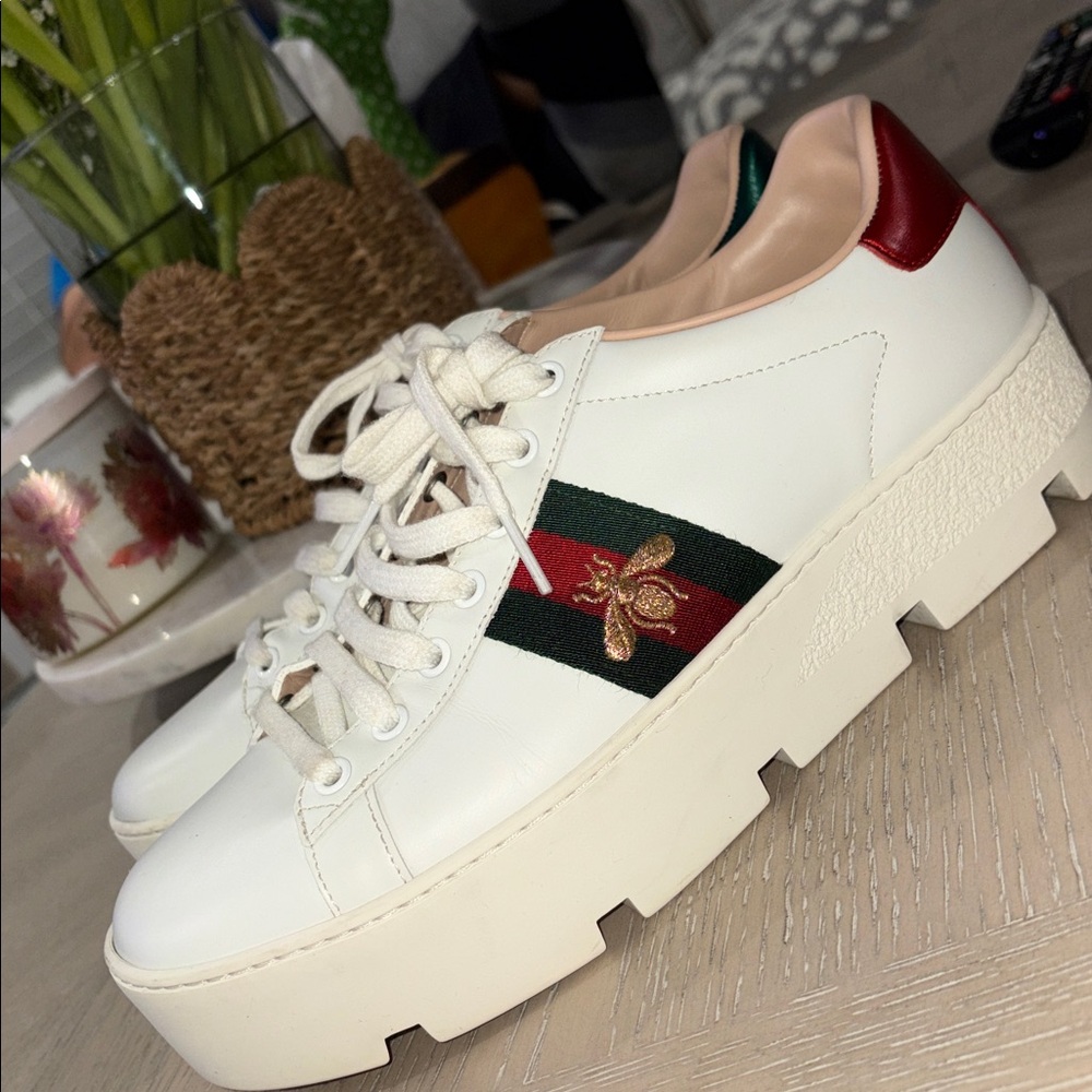 Gucci White and Green Sneakers Casual Leather
